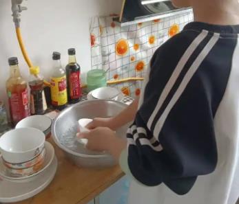 德宏帮妈妈做家务的收获有哪些？
